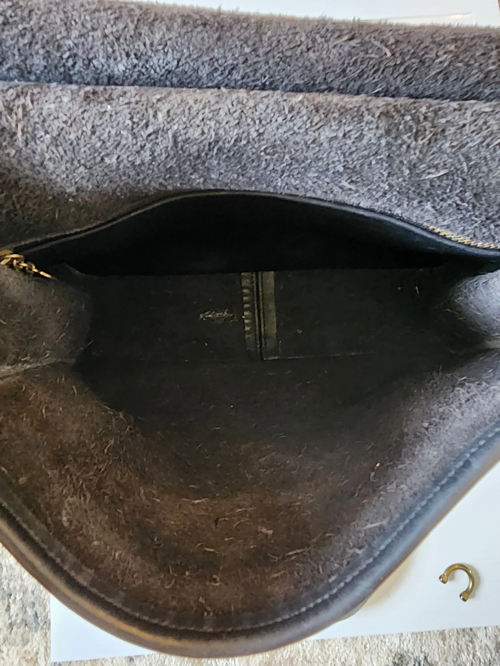 Coach Willis Vintage Leather Bag with Gold Hardware. 1996. D6L-9927. 10×10.5×2.